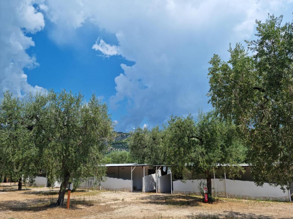 מאטינאטה Apartments Villaggio Riccio מראה חיצוני תמונה